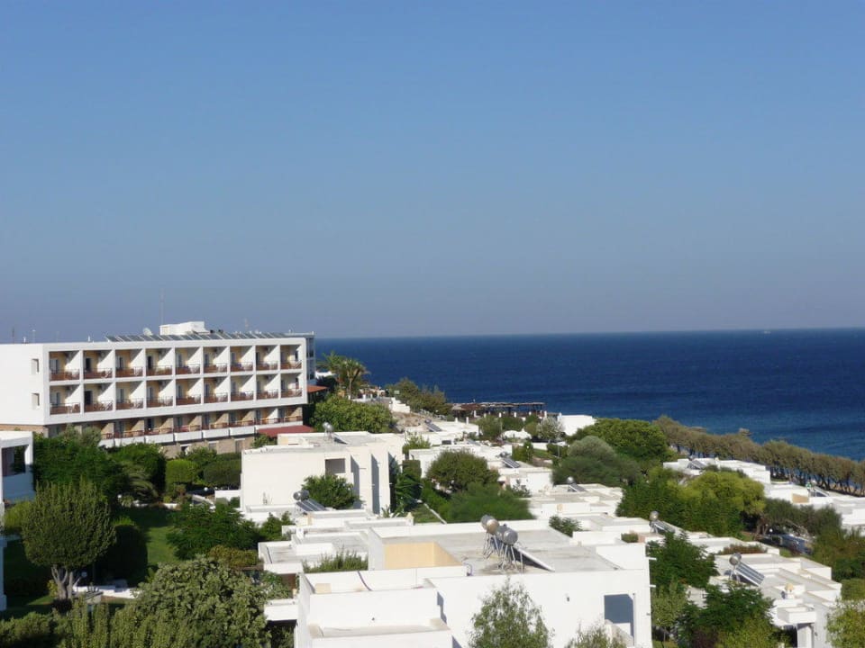 Blick vom oberen Pool Dimitra Beach Hotel & Suites
