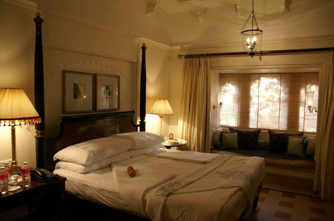 Hotelzimmer in romantischem Licht The Oberoi Udaivilas Udaipur