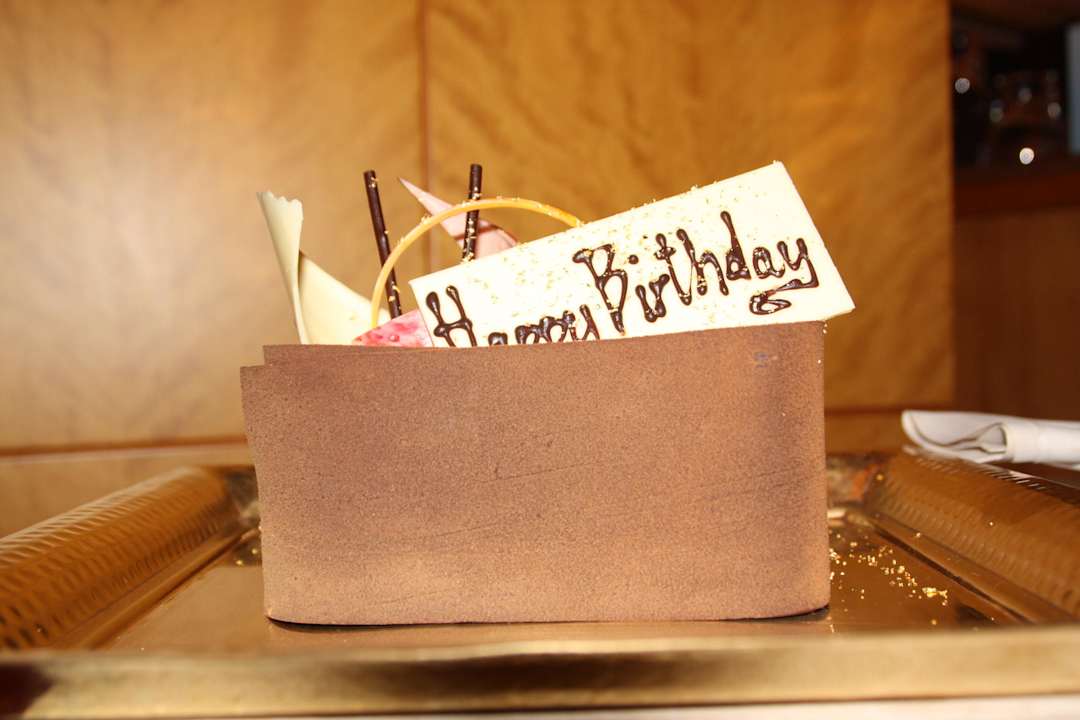 Kleine Torte als Geburtstagsüberraschung Emirates Palace Mandarin Oriental