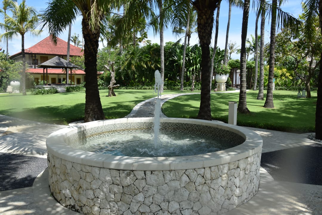 Gartenanlage Holiday Inn Resort Baruna Bali