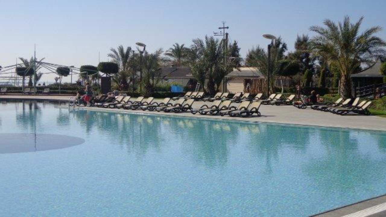 Großer Pool Limak Lara Deluxe Hotel & Resort