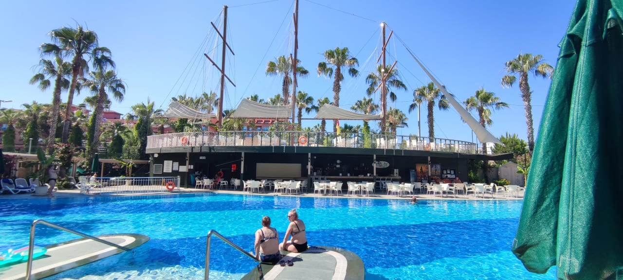 Pool Can Garden Resort