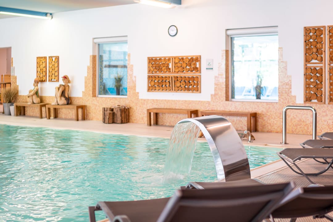 Pool Waldhotel Tannenhäuschen