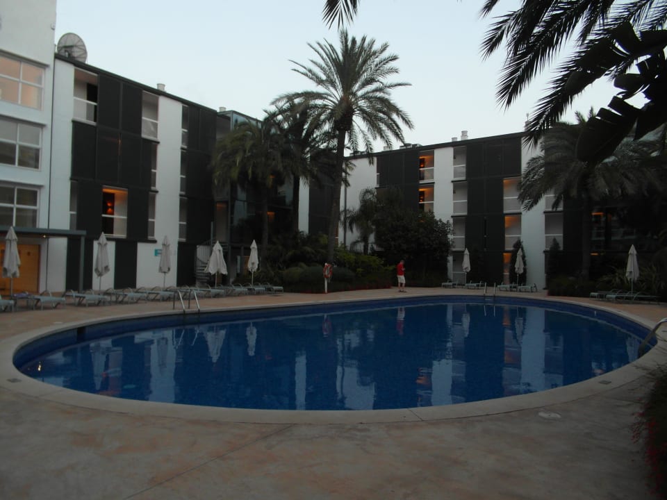 Innenliegender Pool Las Gaviotas Suites Hotel
