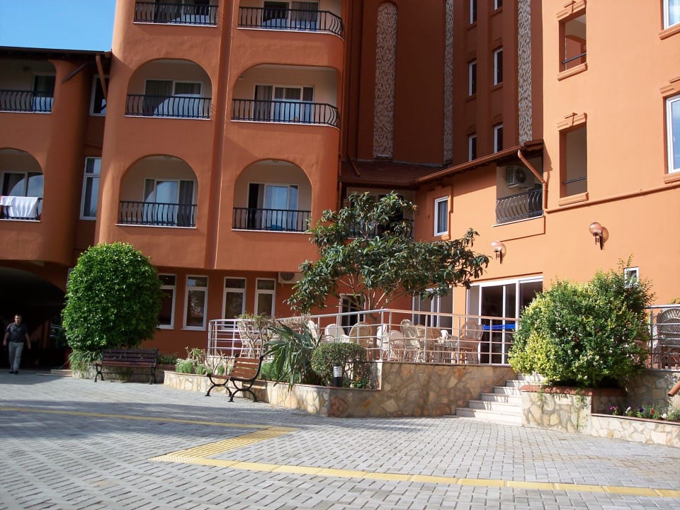 Außenansicht Club Turtas Beach Hotel