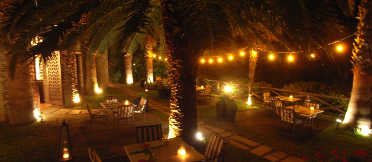 Aussen an der Weinbar Eagles Palace