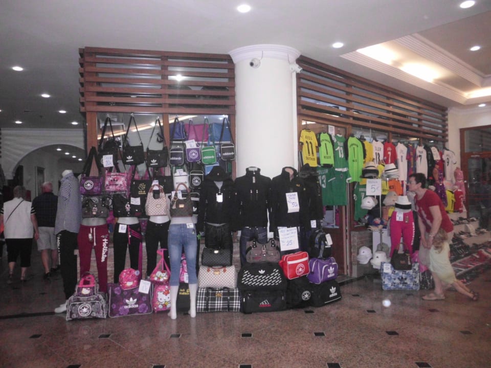 Textilladen im Hotel billiger als draussen Hane Family Resort