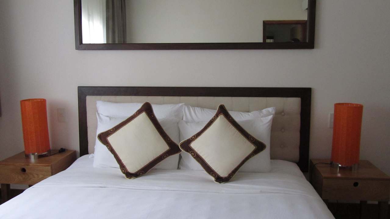 Double bed in suite Allezboo Beach Resort & Spa