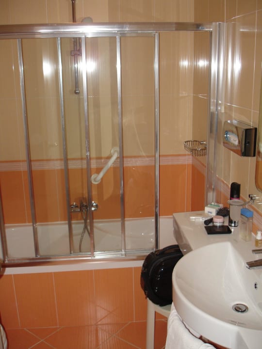 Bad Hotel Caravel