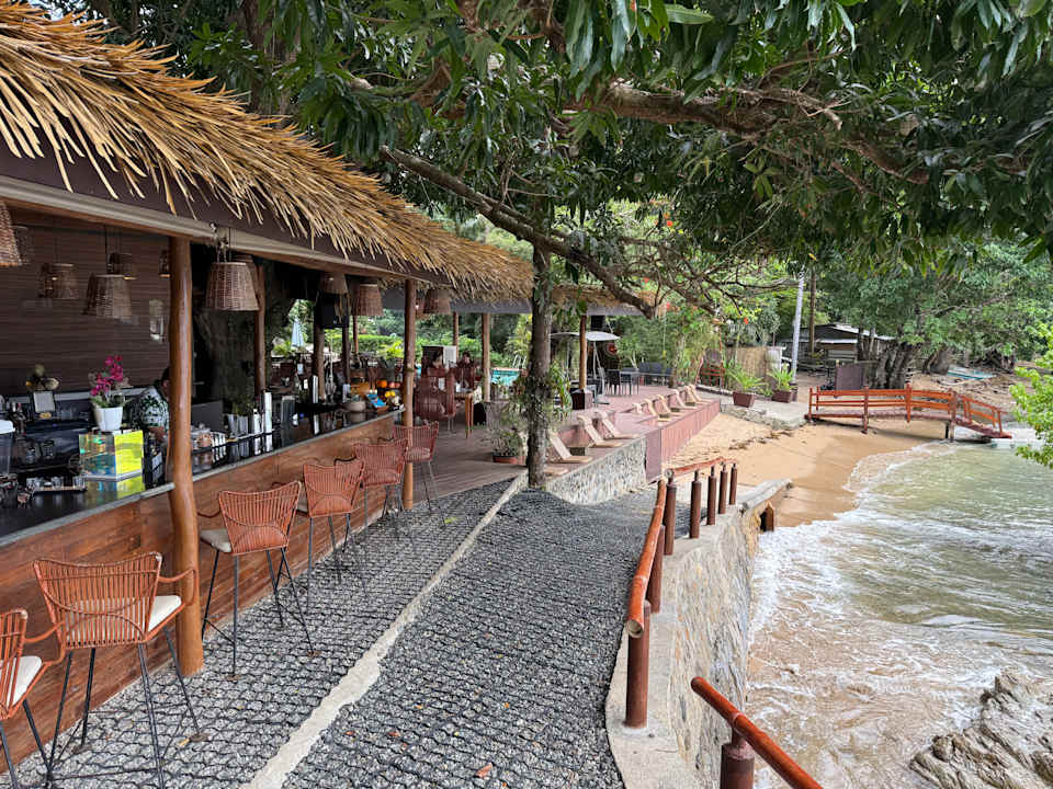 Strand Lihim Resorts