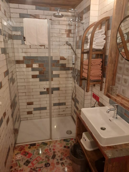 Zimmer Alles Paletti Karls Upcycling Hotel