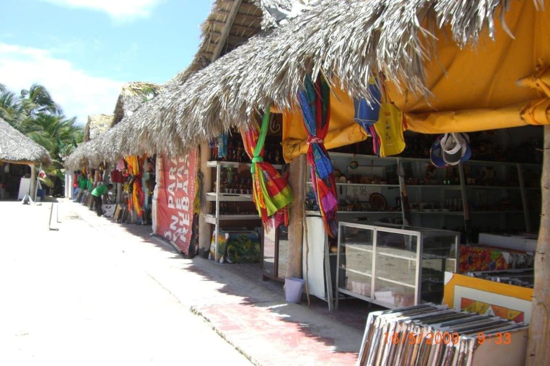 Verkaufsbuden am Strand Catalonia Punta Cana - All Inclusive