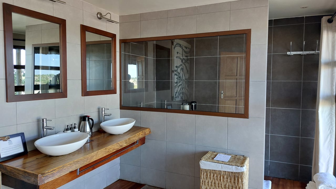 Zimmer Leroo La Tau Lodge