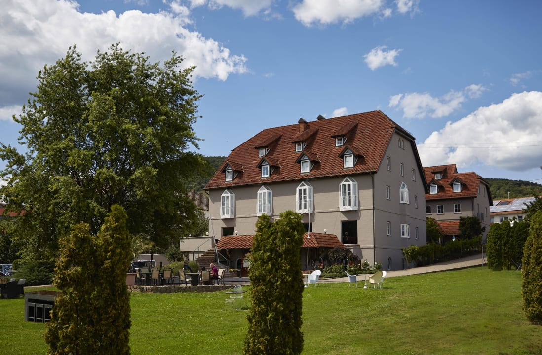 Außenansicht vom Garten Consulat des Weins