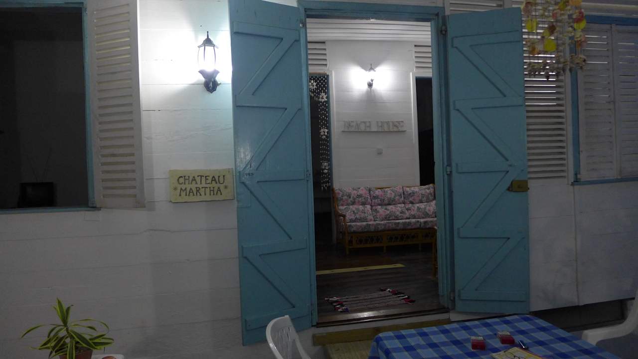 Balkon mit Einganstür Guesthouse The Beach House