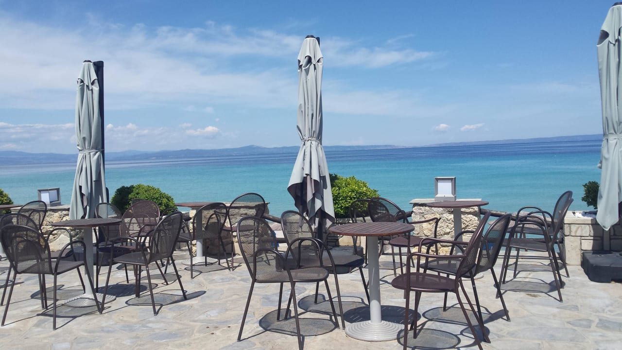 6 Ammon Zeus Luxury Beach Hotel