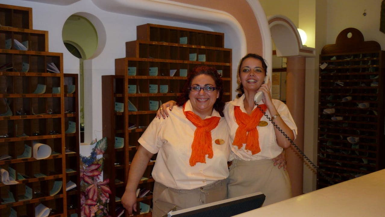 Nochmal Sina und Maria Hotel Kalithea Horizon Royal