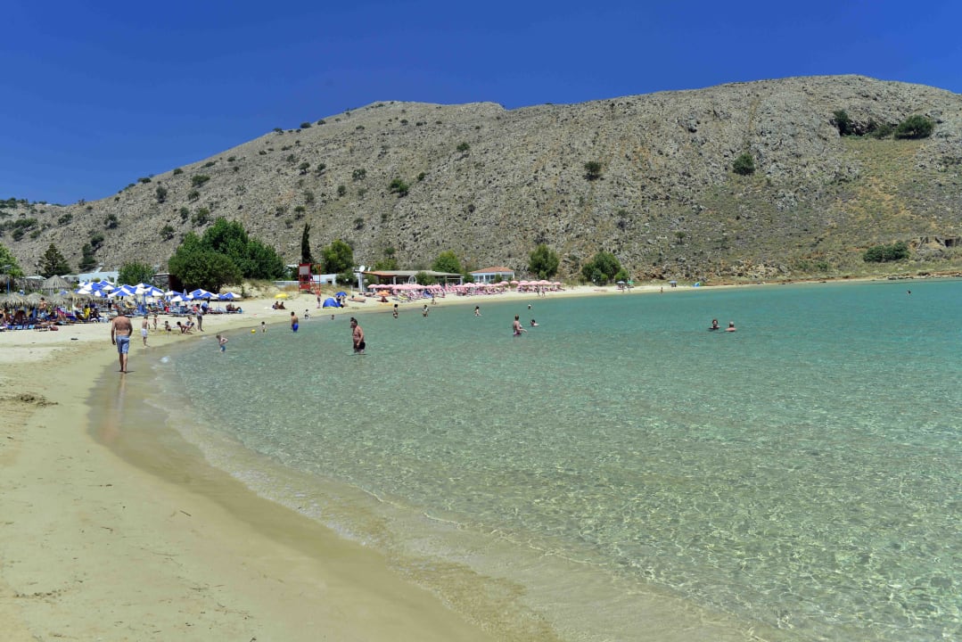 Strand links vom Hotel Corissia Beach Hotel