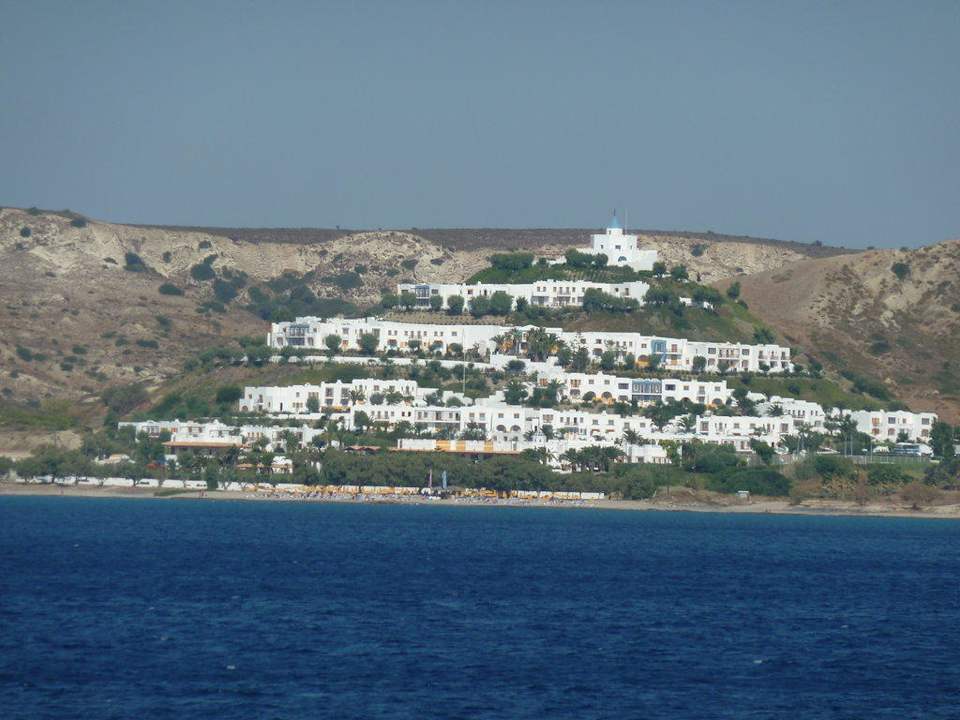 Vom Schiff aus fotografiert Lagas Aegean Village