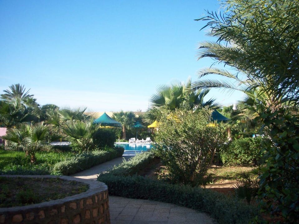 Blick auf die Poollandschaft The Ksar Djerba Charming Hotel & SPA