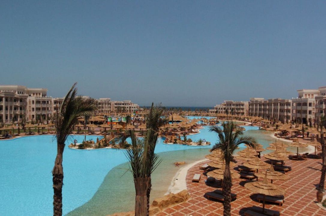 Vue de l'hôtel depuis la terrasse du 1er étage Pickalbatros Palace Resort