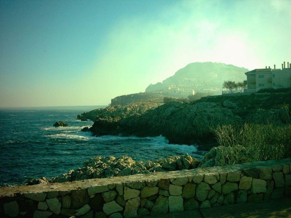 Weg zum Strand Hostel Alcina