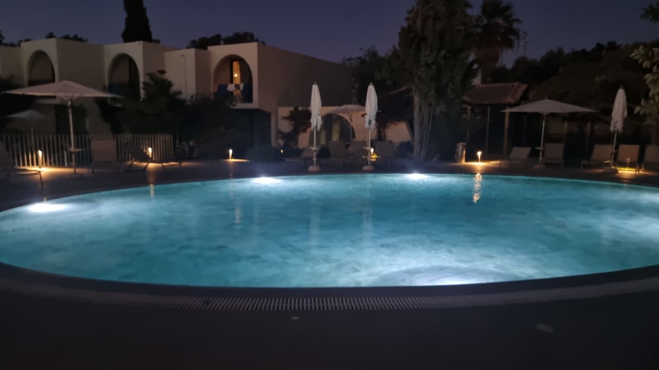 Pool Caravia Beach Hotel