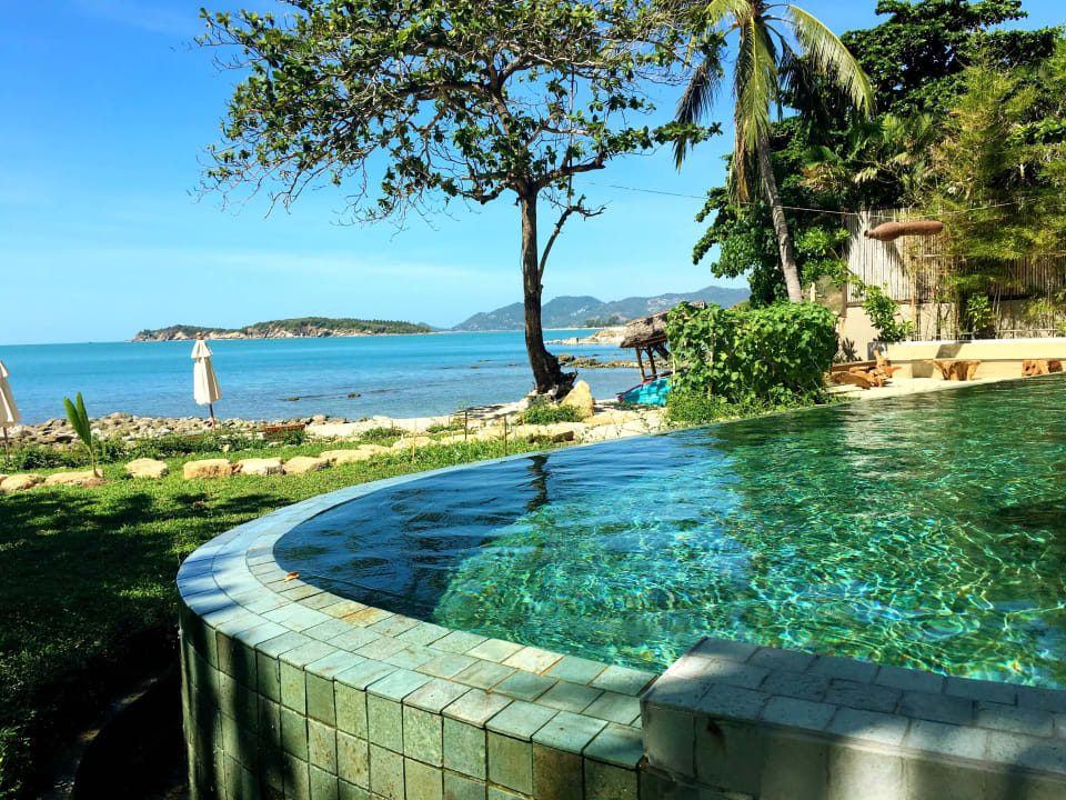 Pool mit Blick aufs Meer Sea Dance Resort
