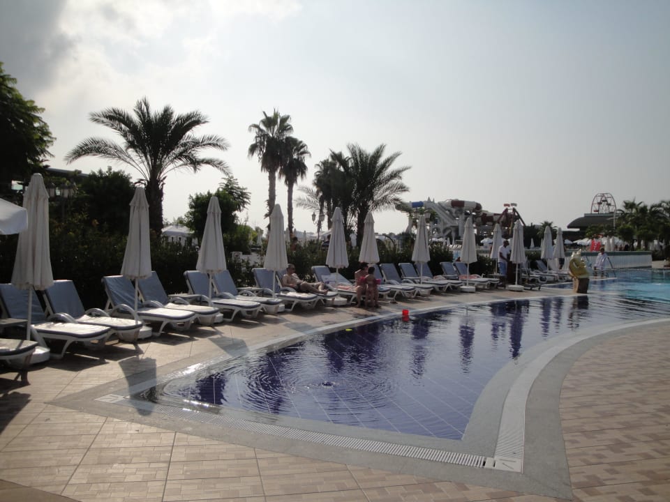 Einer der Hauptpools mit flachem Einstieg Hotel Delphin Imperial