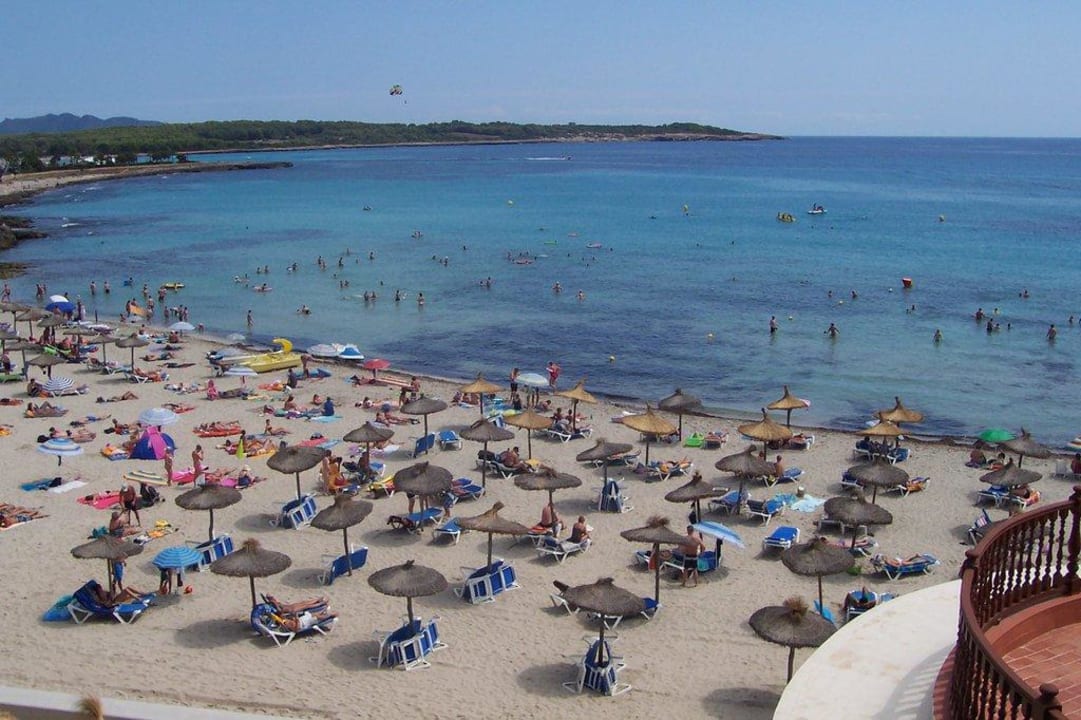 Strand direkt vor dem Hotel Hotel Club S'Illot