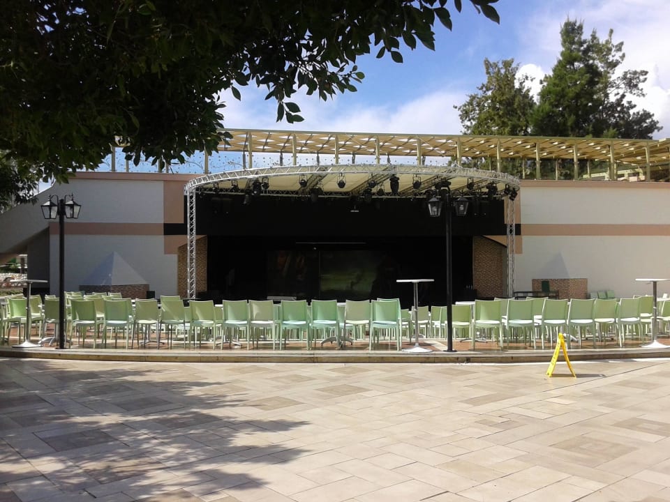 Тут проходит анимация Limak Limra Hotel & Resort