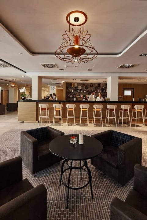 Lobbybar Thermal Hotel Balance Lenti