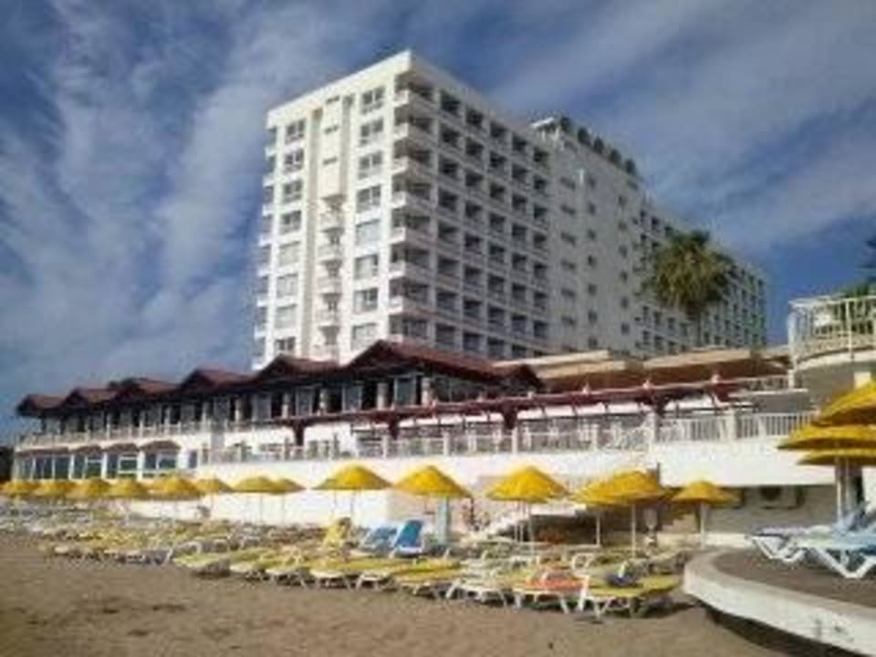 Früh Morgens vor dem Liegen besetzen Salamis Bay Conti Resort Hotel & Casino