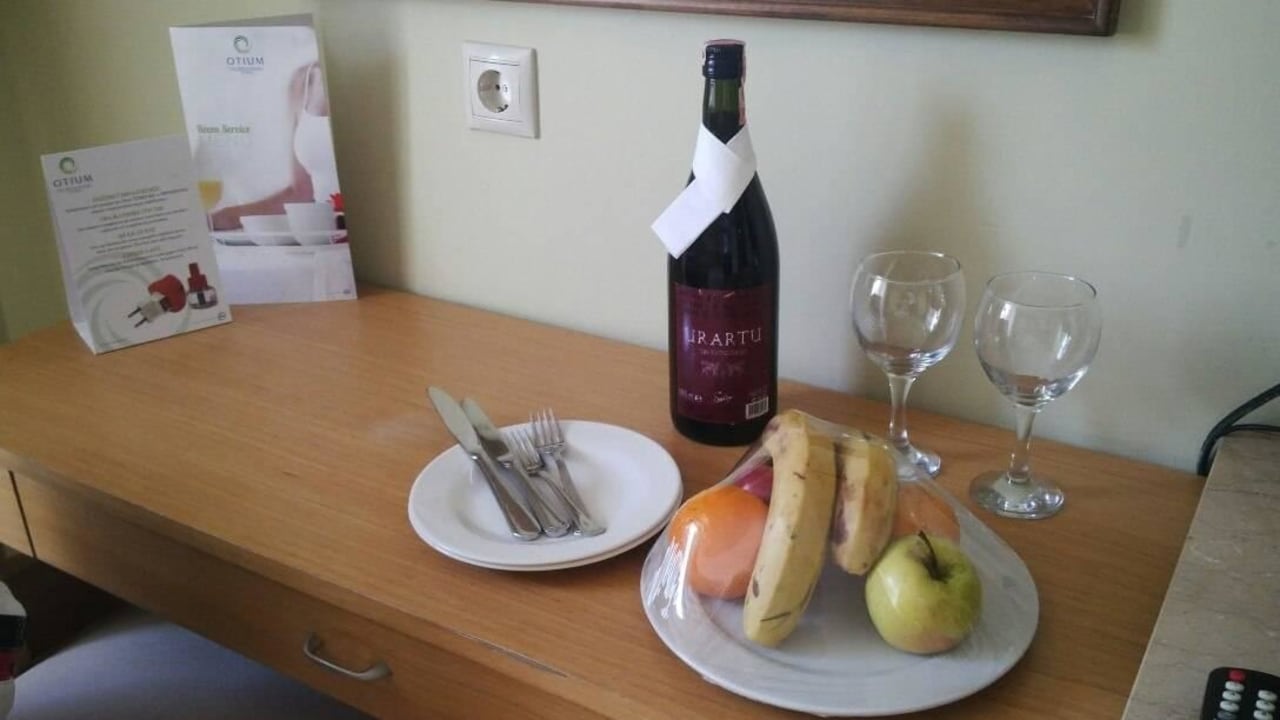 Угощение молодоженам Armas Gül Beach