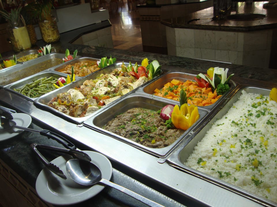 Warmes Buffet Vista Sol Punta Cana