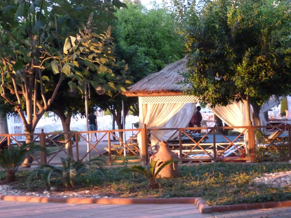 Pavillions im Garten Lonicera Resort & Spa Hotel