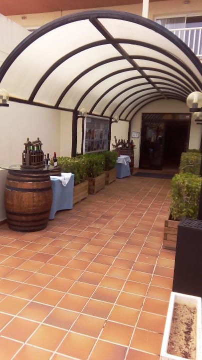 Eingang zum Büffetrestaurant blau punta reina