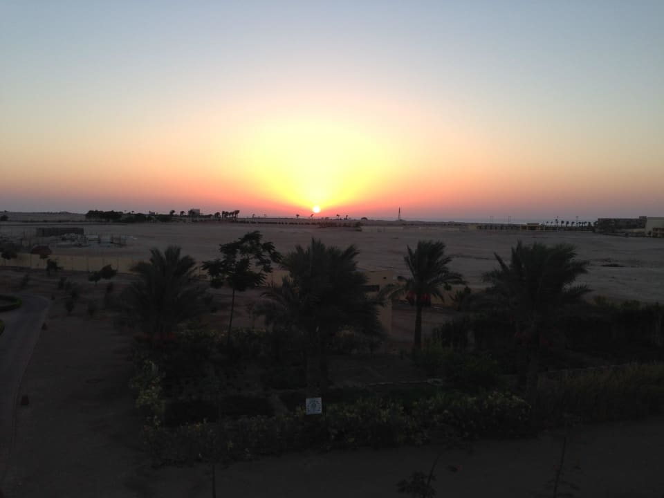 Sonnenaufgang ROBINSON SOMA BAY