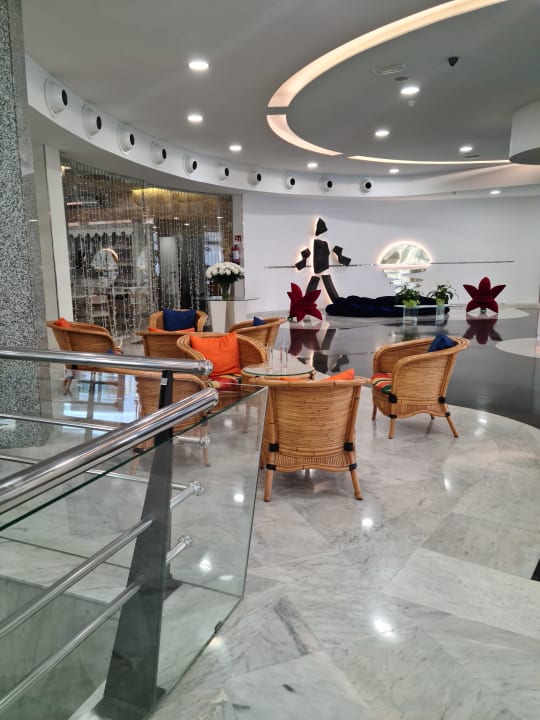 Lobby Bull Escorial & Spa