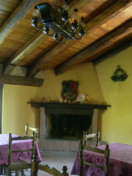 La sala del ristorante Agriturismo Il Borgo nelle Querce