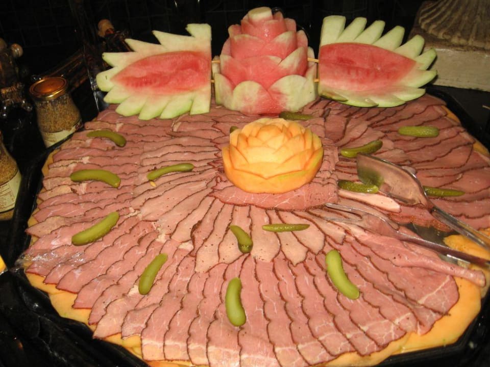 Encore le buffet froid du dîner... Iberostar Waves Costa Dorada