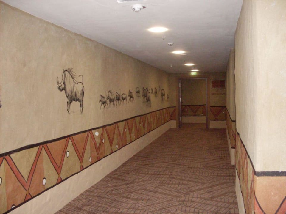 Flur mit Wandbemalung Hotel Matamba - Phantasialand Erlebnishotel