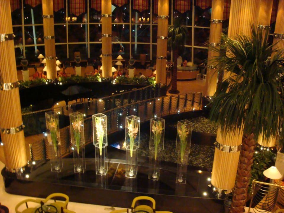 Lobby Jumeirah Beach Hotel