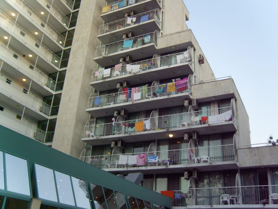 Blick auf das Hotel von der Straße Hotel Borjana