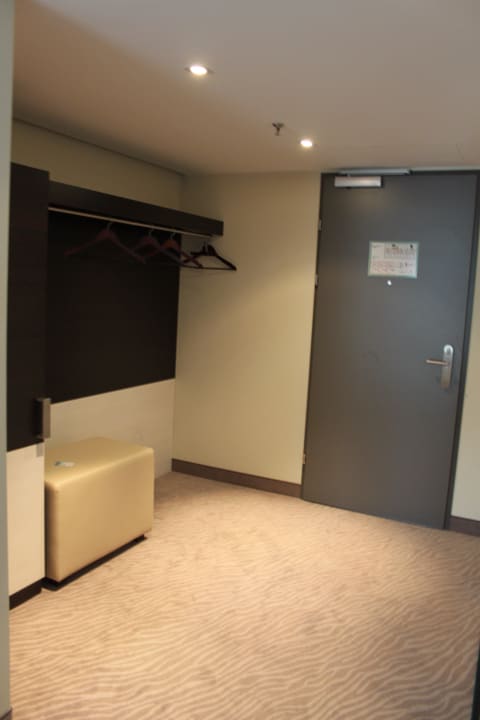 Eingang Hilton Garden Inn Innsbruck Tivoli