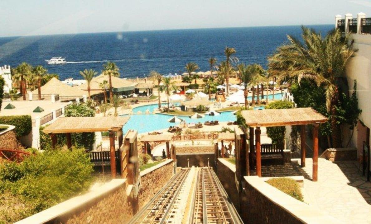 Windami w dół Safir Sharm Waterfalls Resort