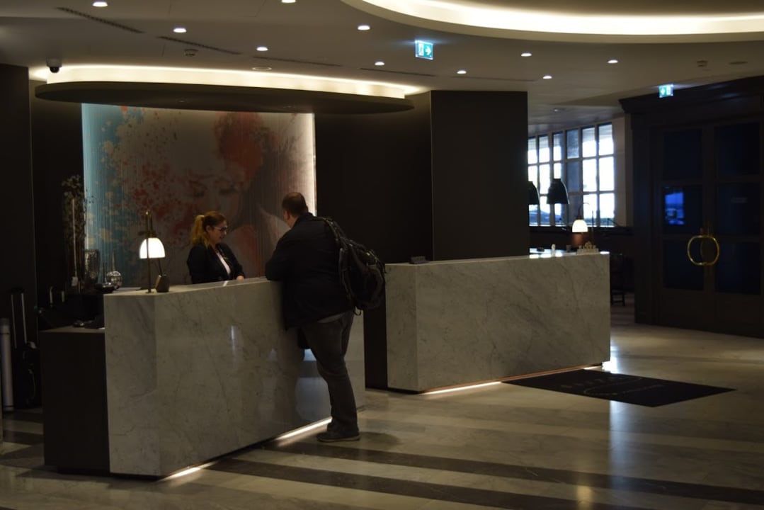 Lobby Renaissance Wien Hotel