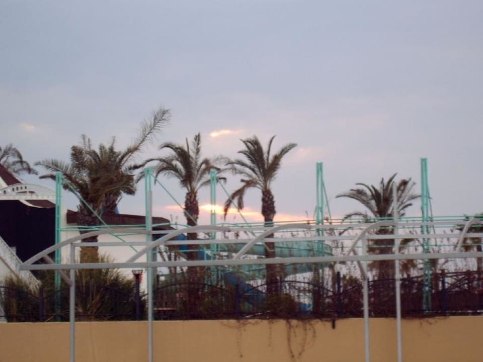 Außenanalge auf dem Weg zum Strand Belek Beach Resort Hotel