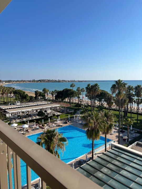 Ausblick Acanthus Cennet Barut Collection