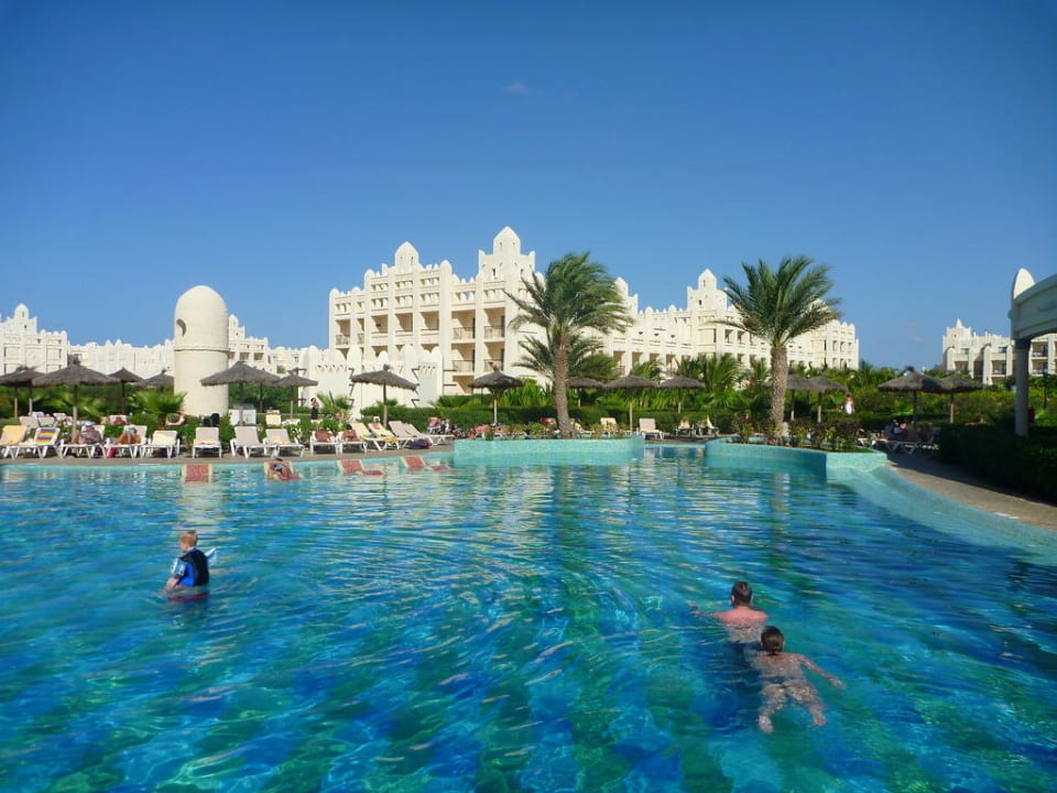 Schöne Poolanlage nie genutzt Hotel Riu Karamboa